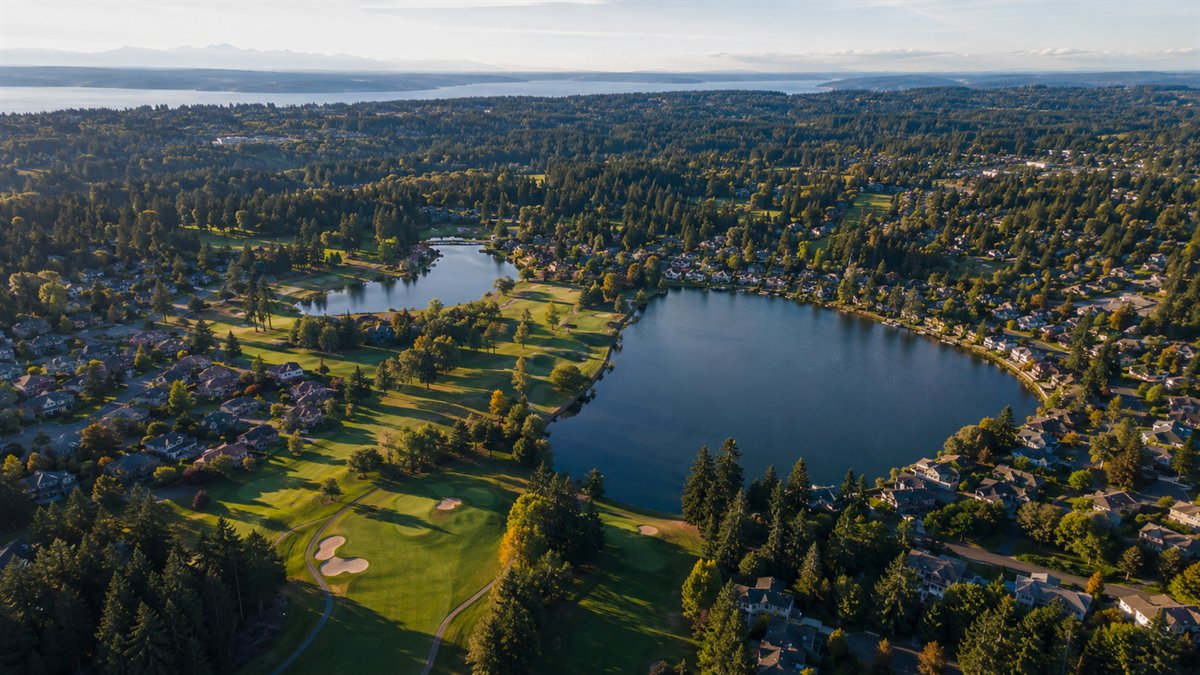 Aerial photo of the Twin Lakes neighborhood and golf course in Federal Way