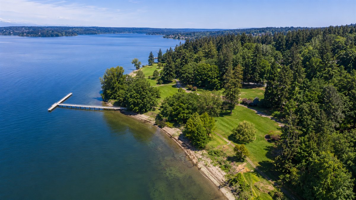 Aerial photo of Luther Burbank Park on Mercer Island