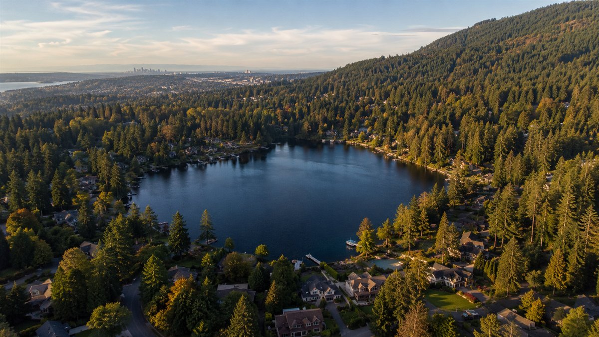 Aerial photo of Lake Boren and the Cougar Mountain foothills in Newcastle